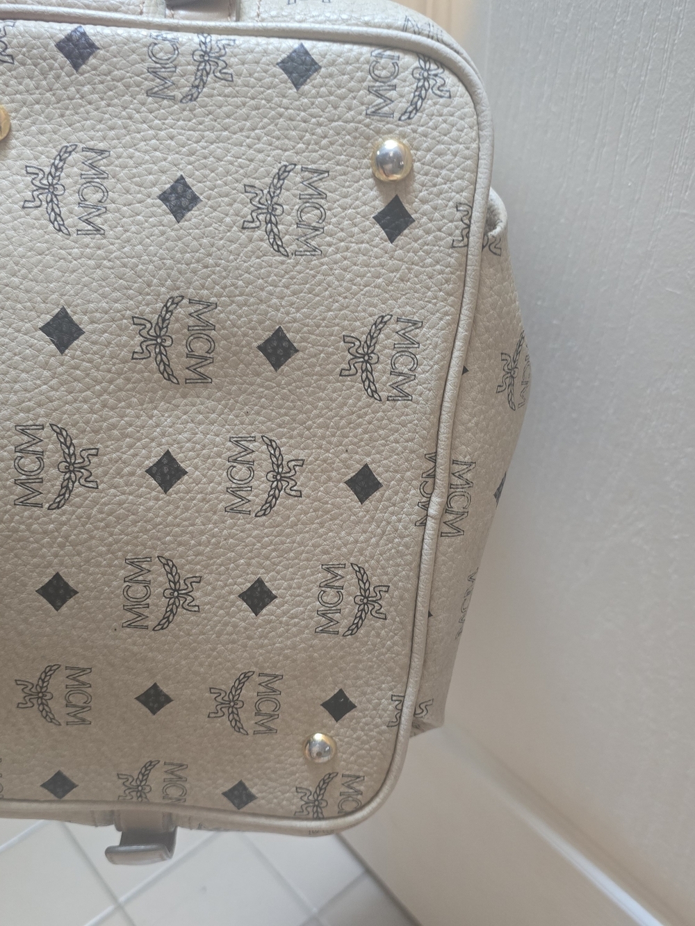 MCM Beige Leather Drawstring Bucket Bag - Picture 12 of 16